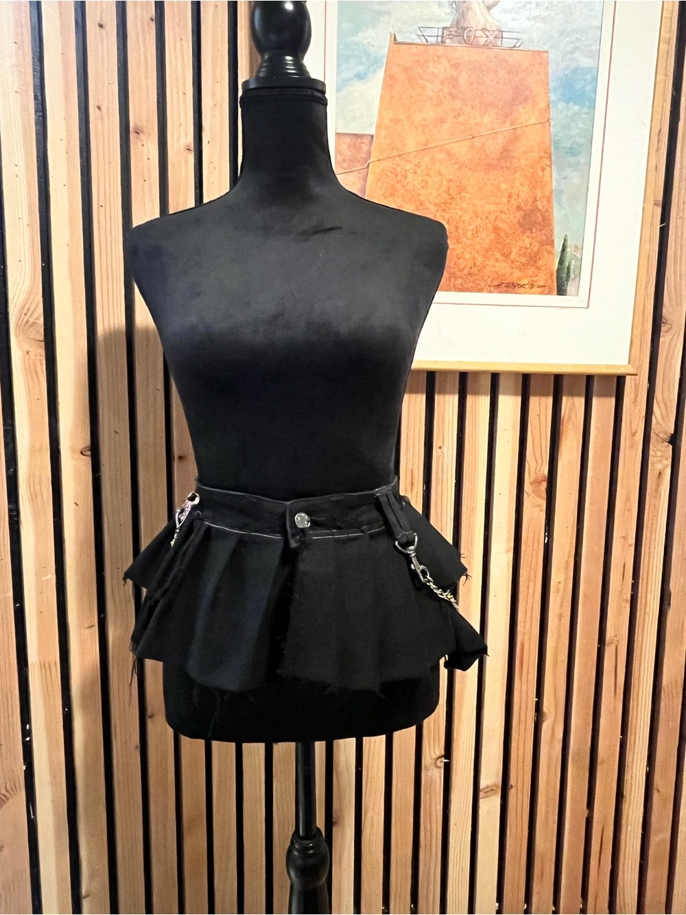 Black mini micro layering skirt with chain and charm details - Women's xs